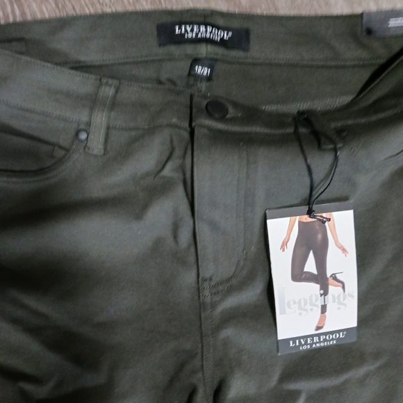 Liverpool leggings size 12 NWT - Picture 3 of 3